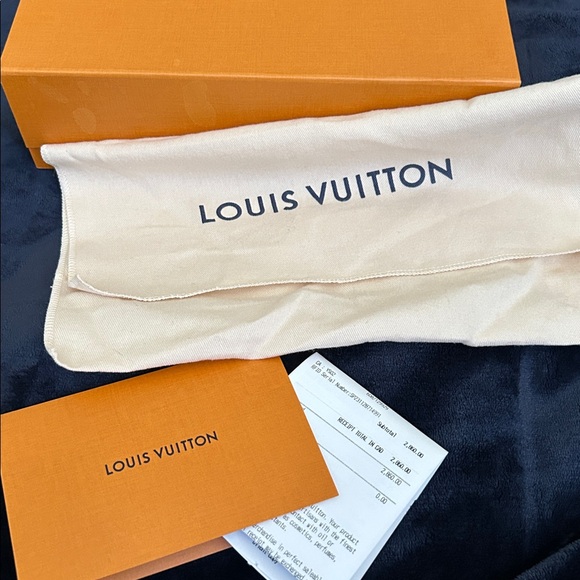 Louis Vuitton Handbag - Picture 7 of 7